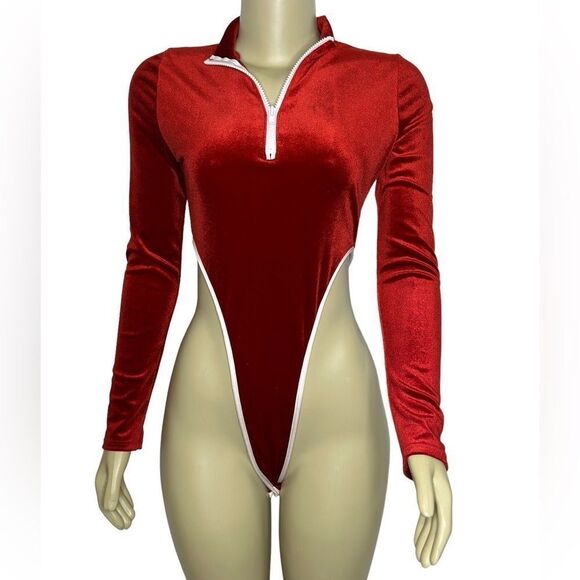 Elegant Red Velvet Jumpsuit - Picture 8 of 14